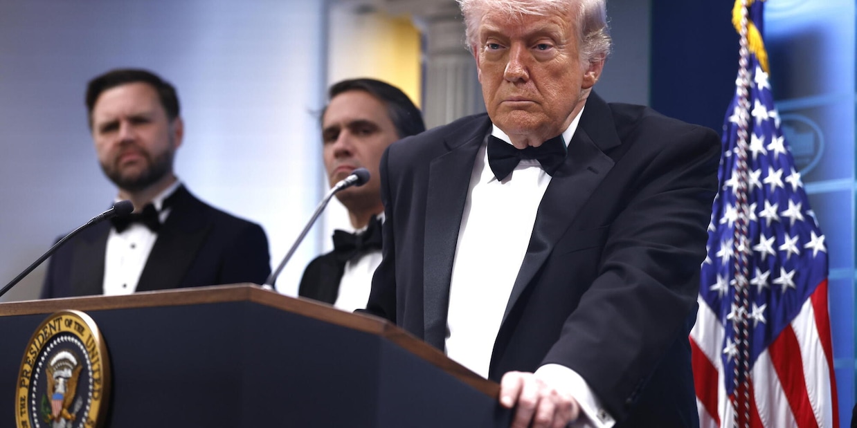 
            
            Trump agli americani, risolviamo le differenze pacificamente
          