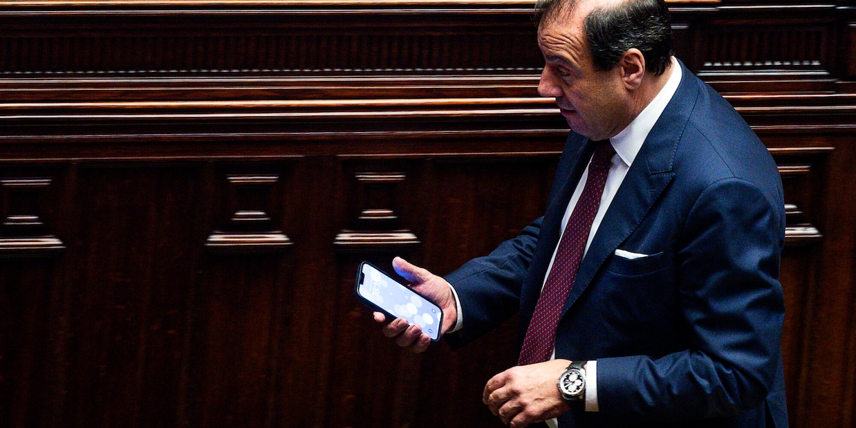 
            
            Leo, una patrimoniale? 'Per carità, danneggerebbe l'economia'
          