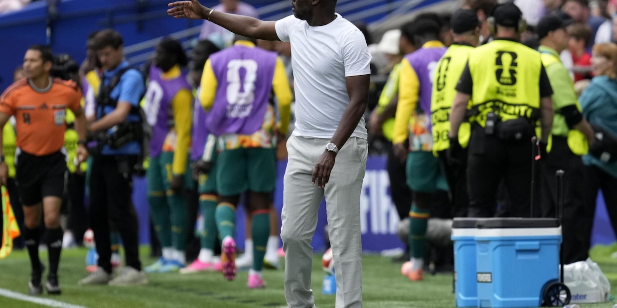 
            
            Mondiali: il Senegal esonera il ct Pape Thiaw
          