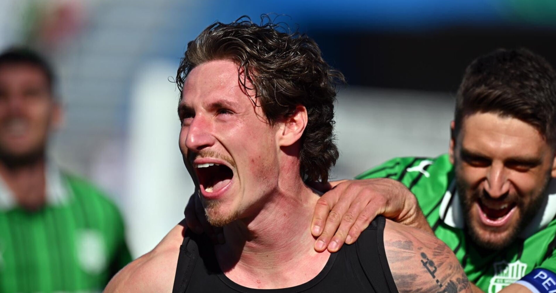 Sassuolo, che rimonta contro il Cagliari: decisivo Pinamonti, altro ko per Pisacane