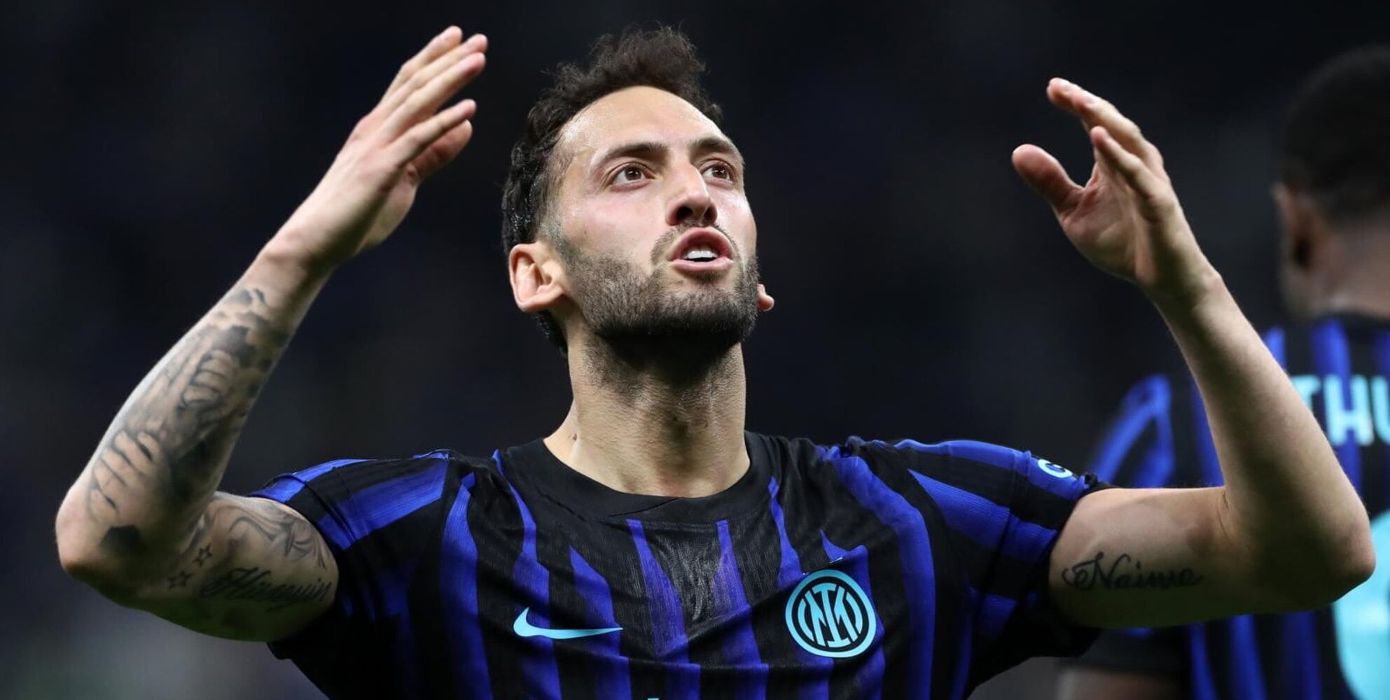 “Calhanoglu al Galatasaray? È concentrato sulla lotta scudetto Inter”: la verità dell’agente spazza via le voci della Turchia