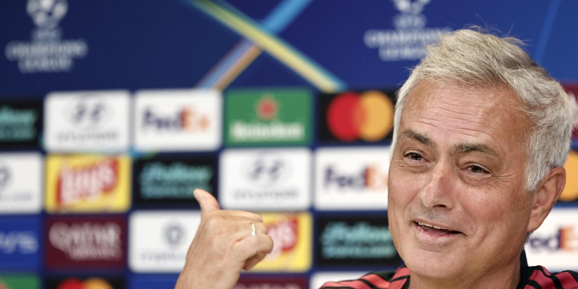 <b>Mourinho scatenato: «Vuoi sapere con chi parlo io?»</b>
