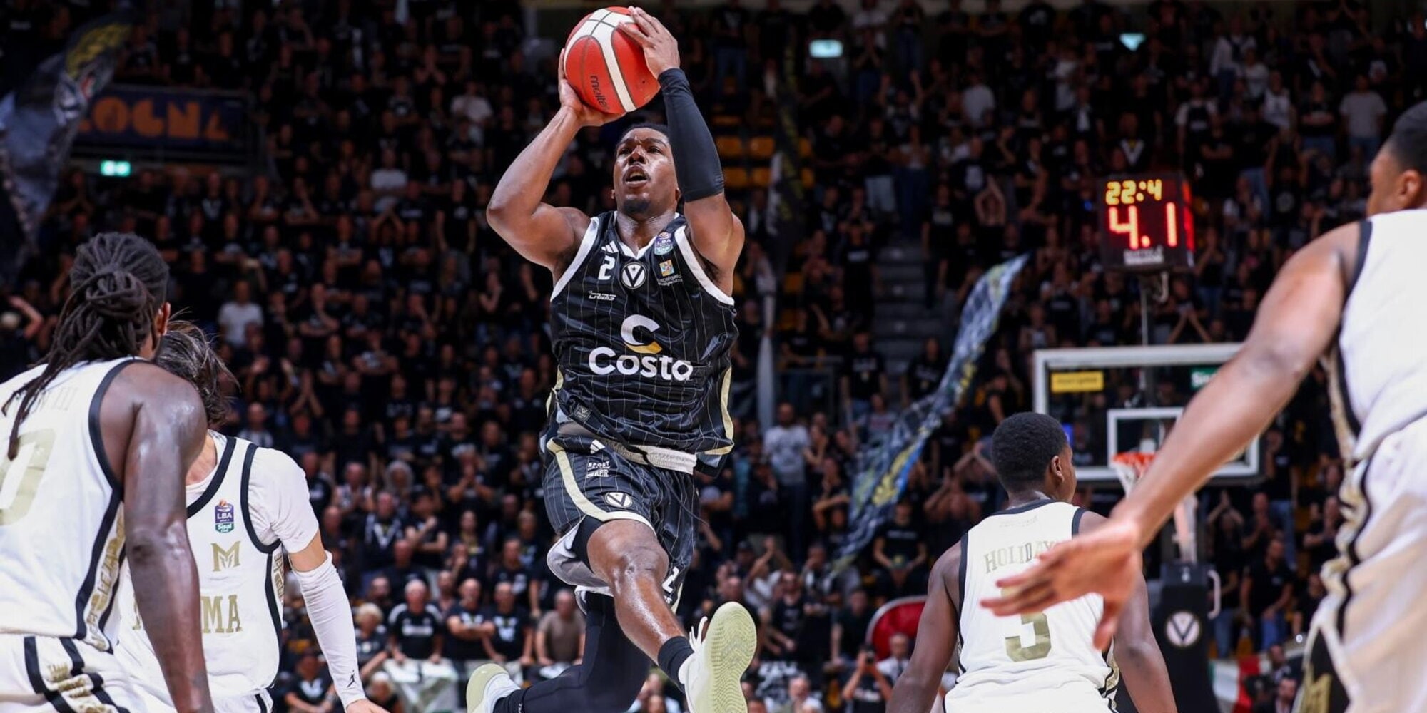 La Maxima Roma spaventa la Virtus Bologna, poi si fa riprendere: guarda gli highlights