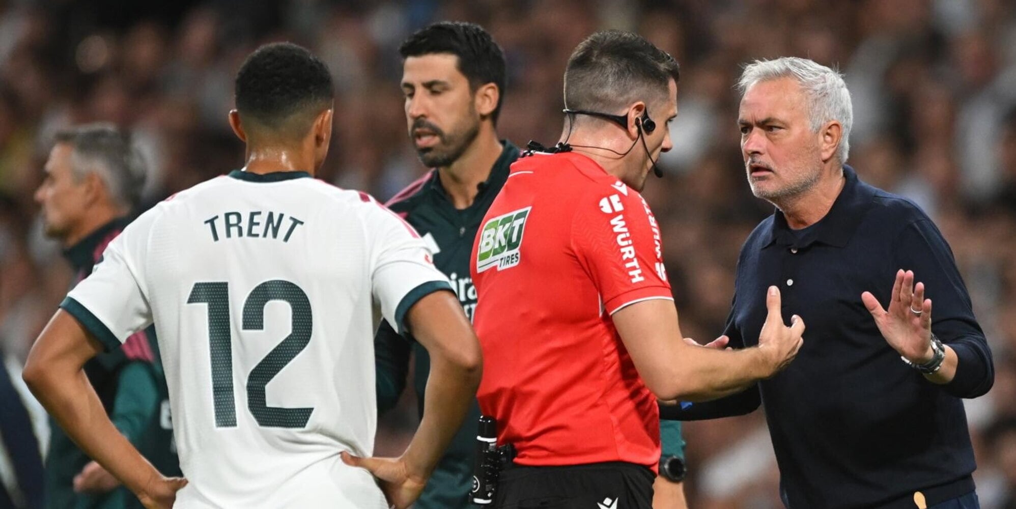 Real Madrid-botrány: Viniciust kiállították a gólja után, Mourinho dühöngött