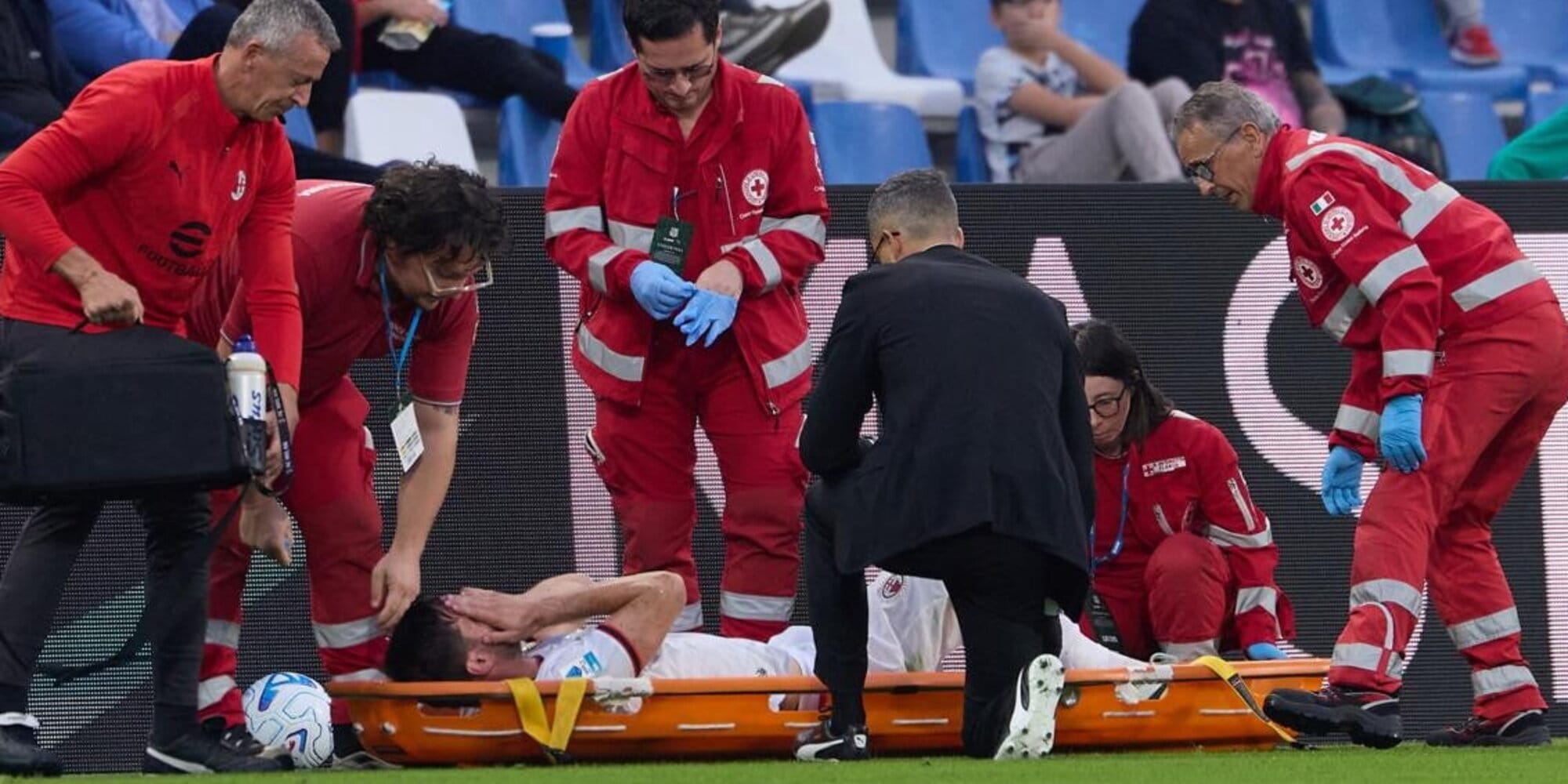 Rossz hírek érkeztek: súlyos combizomsérülést szenvedett a Milan védője