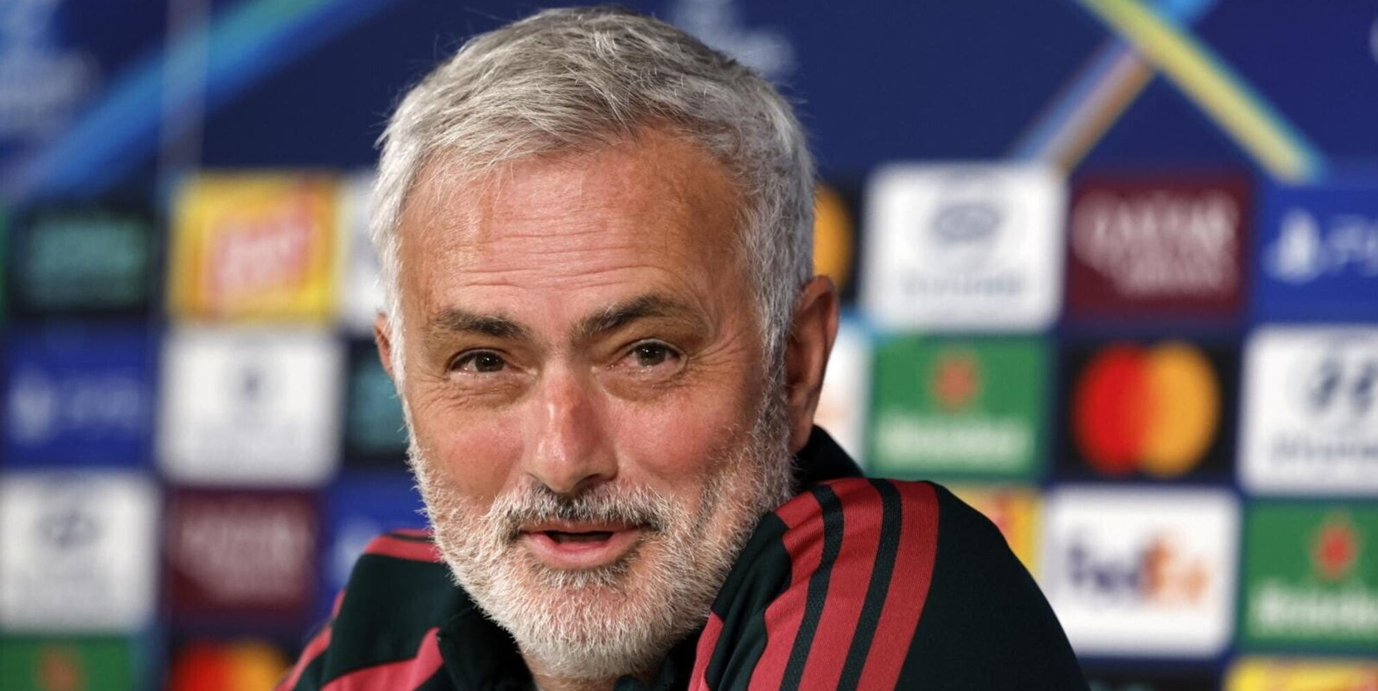 Mourinho parla ancora della Roma e va netto su Vinicius: "Di intoccabile c'è solo lo stemma del Real"<br />