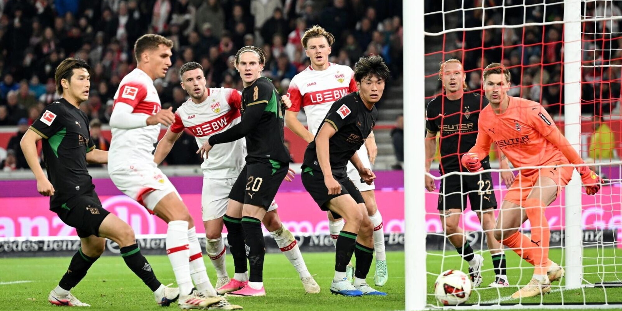 Primi sorrisi per il Monchengladbach: 3-2 in rimonta sul campo dello Stoccarda