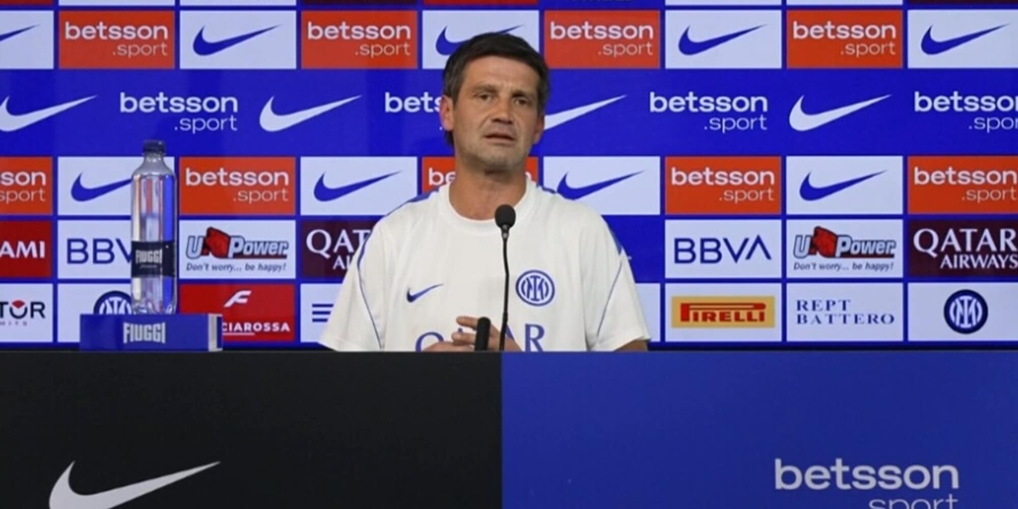 Chivu az új stadionról: „Nehéz lesz kibírnom, hogy ott edzősködjek”
