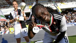 La Juve perde un pezzo: Aluko annuncia l'addio tramite una lettera