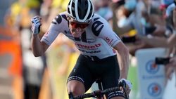 Andersen vince la 19ª tappa del Tour de France. Roglic resta maglia gialla