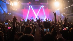 Covid, Wuhan torna alla vita normale: le immagini di un concerto