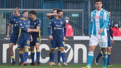 Flash Lozano, poi il vuoto: il Napoli cade a Verona