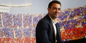 Barcellona, Xavi favorito per la panchina: è in città