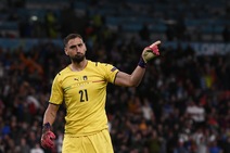 "Clamoroso Donnarumma: al Psg guadagnerà meno del Milan"