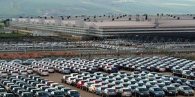 Immatricolazioni giù, auto ibride restano le preferite