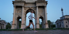 Da Why – Run Milano in esclusiva On Cloudmonster Hyper, massima velocità