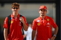 I fratelli Leclerc fanno la storia: eccoli insieme in Ferrari!