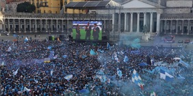 Napoli, le foto da piazza del Plebiscito sono impressionanti