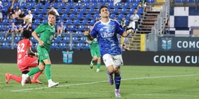 Il bomber dell’estate 2025: Azon segna ancora e stacca Okafor