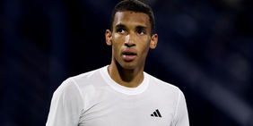 Auger-Aliassime si lamenta prima di sfidare Sinner a Cincinnati: "Sembra di essere in un forno..."