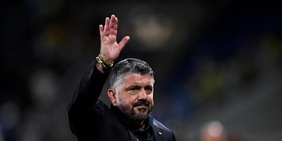 Gattuso emozionato in conferenza per la dedica alla moglie: "Mi sopporta e io..."