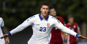 Vlahovic conferma il momento d'oro: l'attaccante della Juve decisivo anche con la Serbia