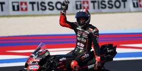 Rivivi la diretta Moto Gp Sprint Misano: vince Bezzecchi, Marquez a terra. Bagnaia lontano