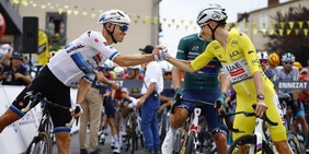 Pogacar, la caduta di un Dio: umiliato da Evenepoel, si riapre anche la prova in linea?