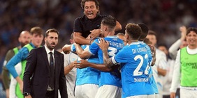 Napoli-Pisa 3-2: Gilmour, Spinazzola e Lucca mandano Conte in vetta da solo