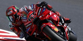 Bagnaia rinasce in Giappone: trionfo nella Sprint e pole per il Gp di Motegi!