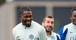 L'Inter si allena in vista dello Slavia Praga: Thuram show nel torello