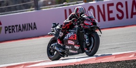 MotoGp: Aldeguer vince in Indonesia, Bezzecchi e Bagnaia ko, frattura per Marc Marquez