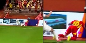 Tragedia in Cina, immagini terrificanti: calciatore contro i cartelloni, si rompe il collo