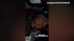 Geolier canta in auto, Chiara riprende la scena divertita