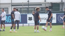 Napoli, riscaldamento e torello prima della partenza