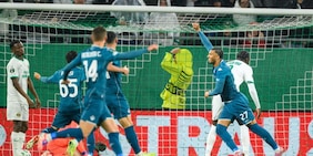 Fiorentina, tris scacciacrisi al Rapid Vienna: Ndour, Dzeko e Gudmunsson firmano la riscossa viola Fiorentina, tris scacciacrisi al Rapid Vienna: Ndour, Dzeko e Gudmunsson firmano la riscossa viola