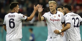Bologna, prima vittoria in Europa League a Bucarest: la decidono Odgaard e Dallinga