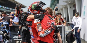 MotoGp, Bagnaia conquista la pole position in Malesia