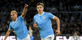 Urlo Lazio, che vittoria contro la Juve: Basic regala tre punti a Sarri. Per Tudor è notte fonda, terza sconfitta di fila! Rivivi la diretta