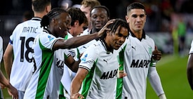 Il Sassuolo batte il Cagliari e aggancia l'Atalanta: Laurienté e Pinamonti decisivi, non basta Esposito