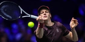 Sinner batte Shelton in due set e vola in semifinale al Masters 1000 di Parigi!