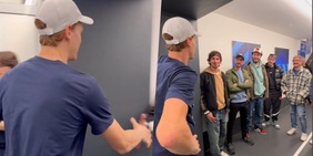 Sinner e i Pinguini Tattici Nucleari: l'incontro speciale a Torino