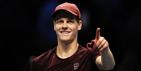 Sinner e la domanda che lo imbarazza sull'abbigliamento: la sua reazione fa ridere tutti