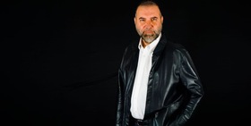 Umanizzare il calcio con la musica