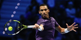 Atp Finals, Auger-Aliassime batte Zverev in due set: in semifinale affronterà Alcaraz