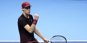 Sinner e la battuta sui genitori che fa ridere tutti: "Mamma e papà non verranno per la finale: evidentemente..."