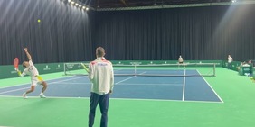 Coppa Davis, Cobolli si allena per la semifinale con il Belgio