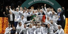 Italia nella storia senza Sinner, ma con Berrettini e Cobolli immensi: a Bologna è la terza Davis consecutiva