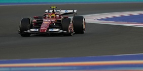 Sprint Race F1: Piastri domina in Qatar, deludono ancora le Ferrari di Leclerc e Hamilton