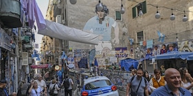 Napoli, a rischio chiusura la zona del murale di Maradona nei Quartieri Spagnoli